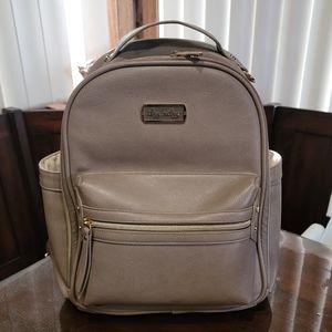 Itzy ritzy mini taupe